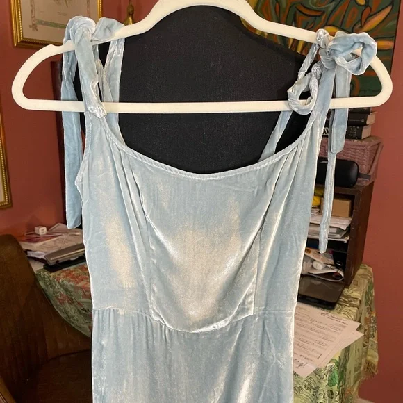 sachin and babi light blue dress Reformation Minna Velvet Baby Blue Tie Strap Mini Dress. Retail $248. Size  0